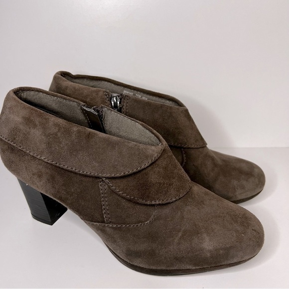Clarks Collection Brown Kalea Aleita Wide Booties - Picture 1 of 8
